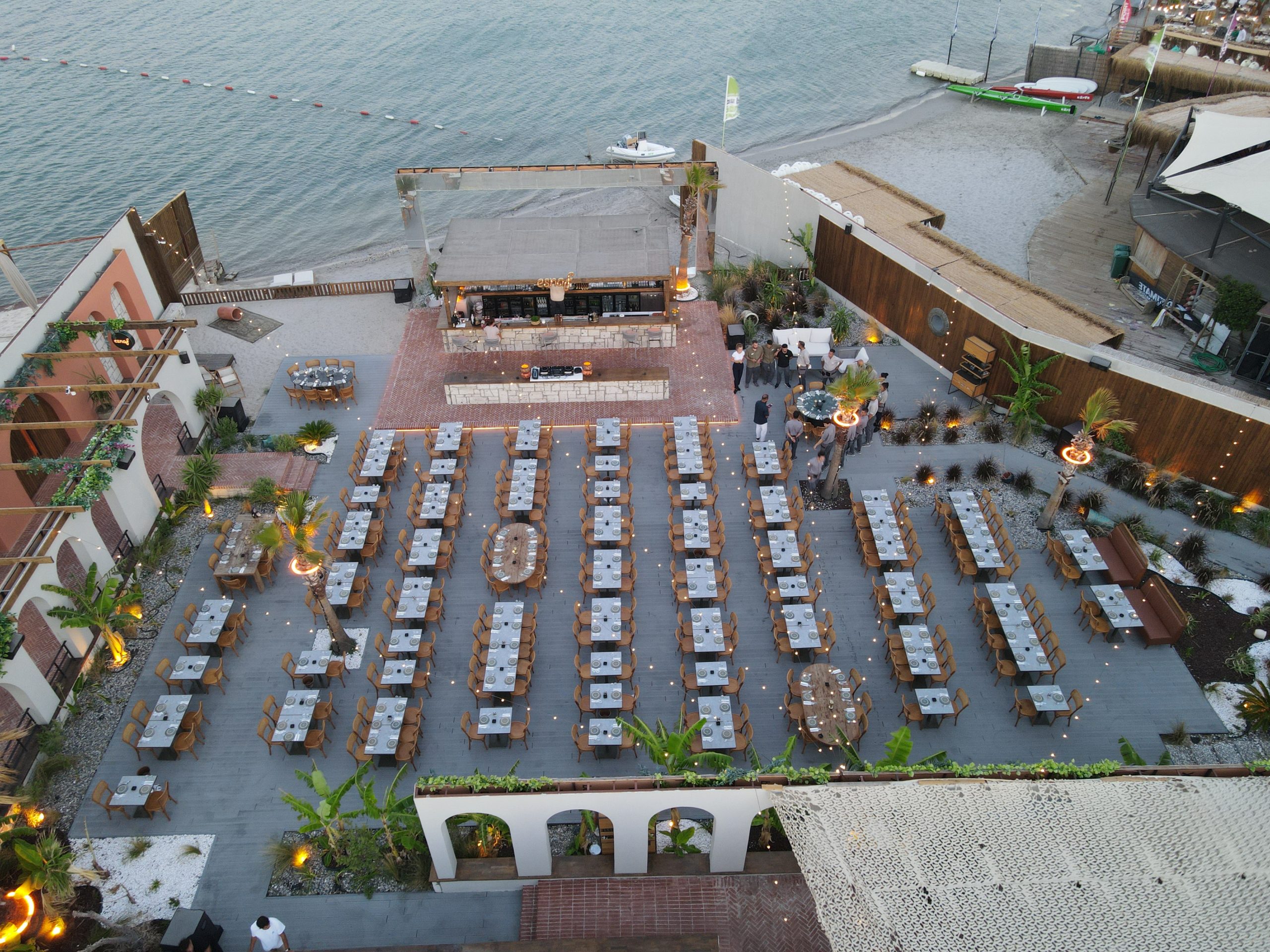 Spiaggia Grande – Çark Plajı Sahil Restoranı & İskele Detay